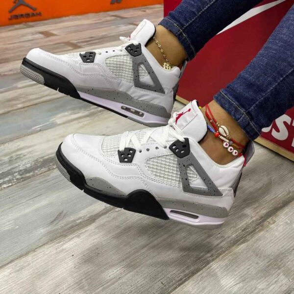 RETRO 4 WHITE CEMENT