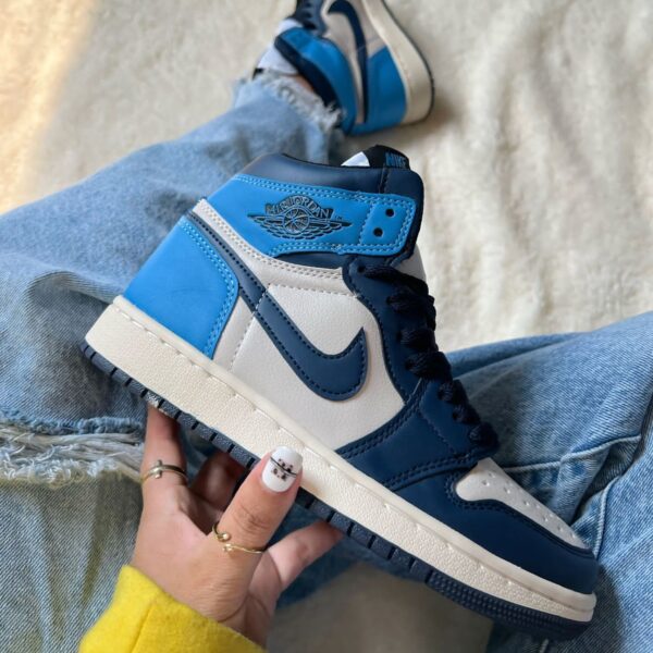 RETRO 1 BLANCA AZUL