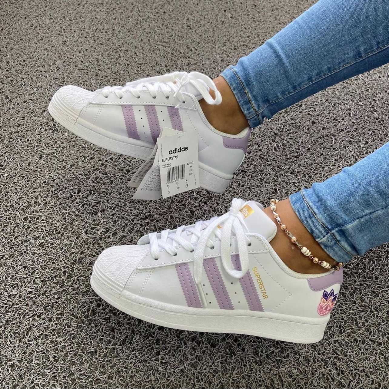 SUPERSTAR BLANCA MORADA shoopsneakers