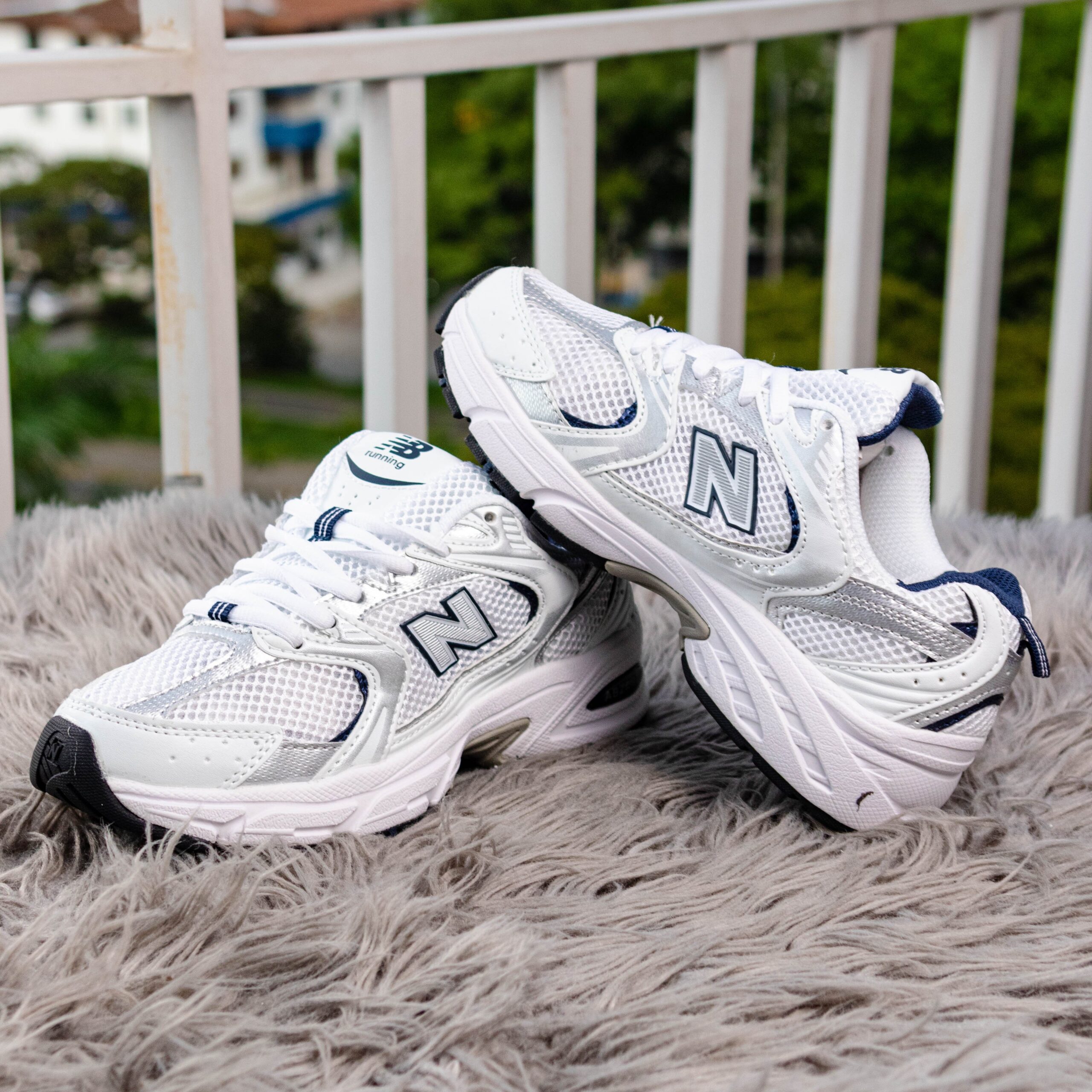 NEW BALANCE 530 BLANCA AZUL shoopsneakers