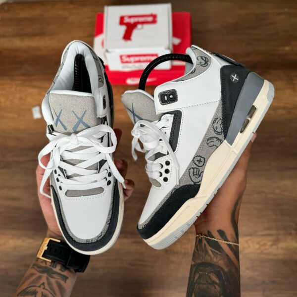 NIKE JORDAN RETRO 3 KAWS BLANCA NEGRA