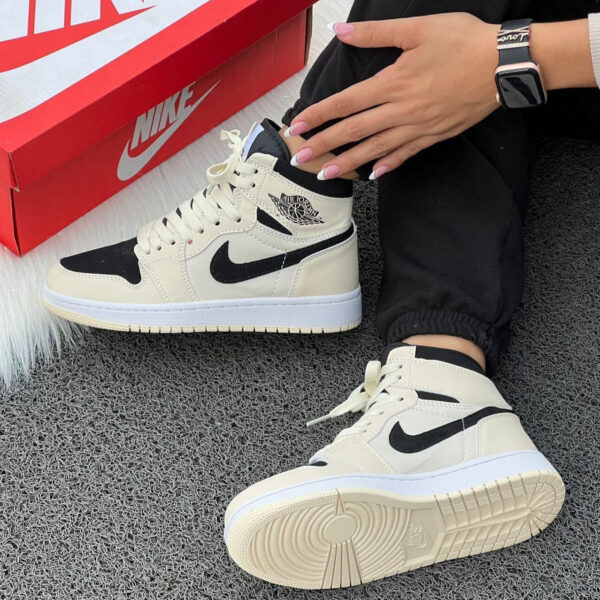 NIKE AIR JORDAN 1 BEIGE