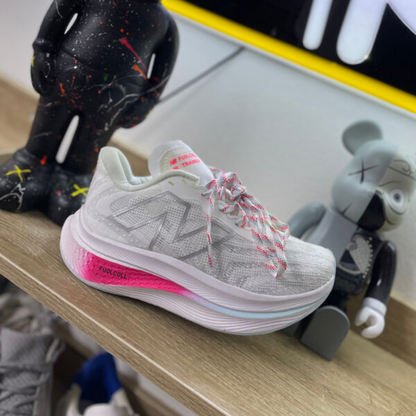 NEW BALANCE FUELCELL TRAIL BLANCA ROSADA