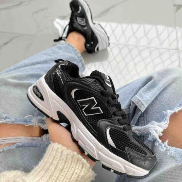 NEW BALANCE 530 NEGRA BLANCA
