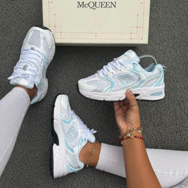 NEW BALANCE 530 BLANCA AZUL CELESTE