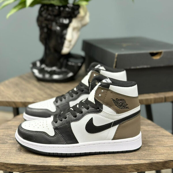 NIKE JORDAN 1 MID BLANCA CAFE NIKE JORDAN 1 MID BLANCA CAFE