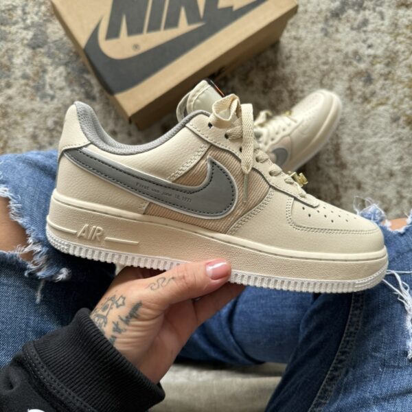 NIKE AIR FORCE ONE LV8 BEIGE