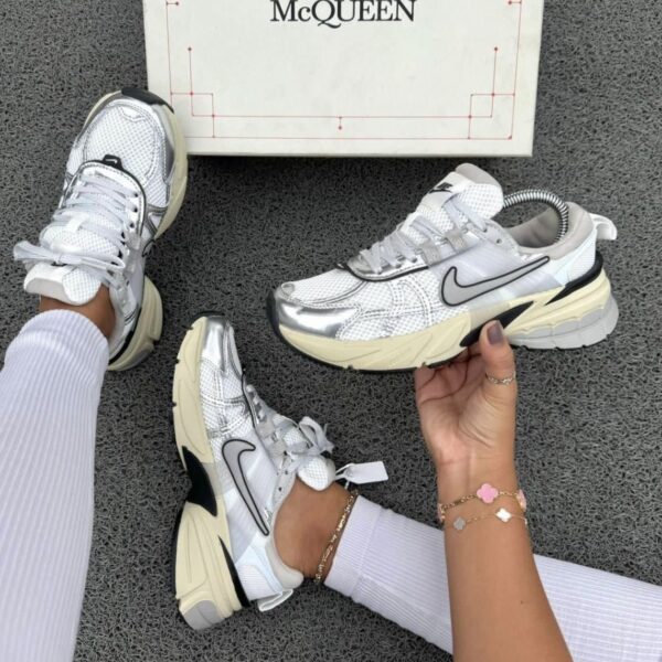 NIKE V2K GRIS NIKE V2K BLANCA GRIS