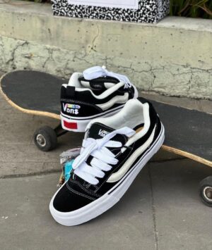 VANS KNU SKOOL NEGRA BLANCA