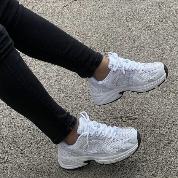 NEW BALANCE 530 BLANCA PALO ROSA