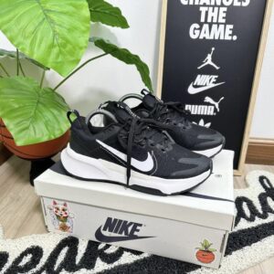 NIKE JUNIPER NEGRO BLANCO