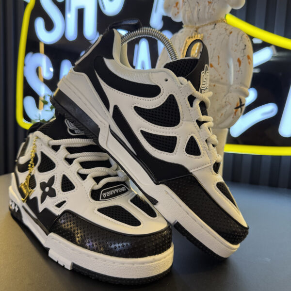 LOUIS VUITTON LV NEGRA BLANCA