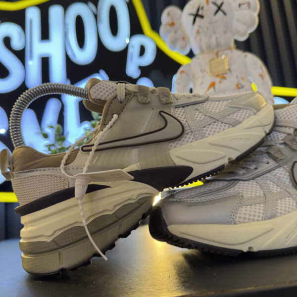 NIKE V2KGRIS BEIGE_2 NIKE V2K BEIGE CAFE