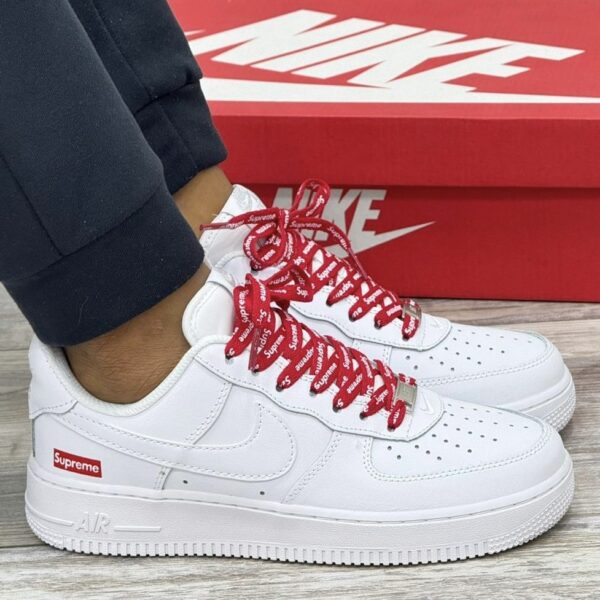 NIKE AIR FORCE ONE SUPREME