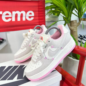 NIKE AIR FORCE ONE GRIS CORAZONES