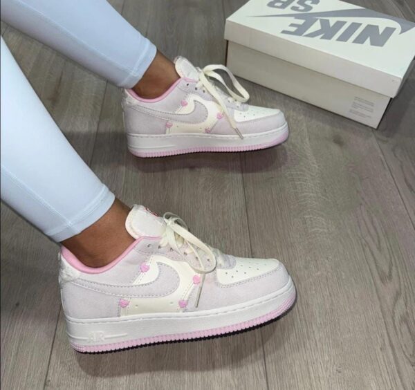 NIKE AIR FORCE ONE GRIS CORAZONES