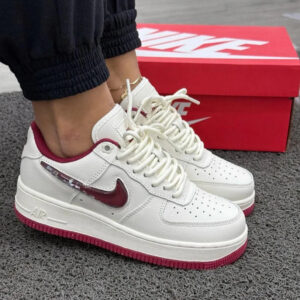 NIKE AIR FORCE ONE LUXE