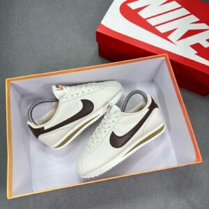 NIKE CORTEZ BLANCA CAFE