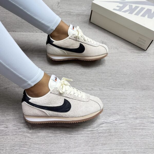 IMG_4723 NIKE CORTEZ BEIGE NEGRA