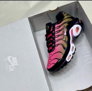 NIKE TN ROSA NEGRA