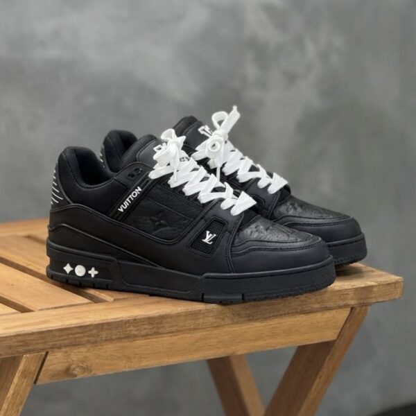 LOUIS VUITTON LV NEGRA BLANCA