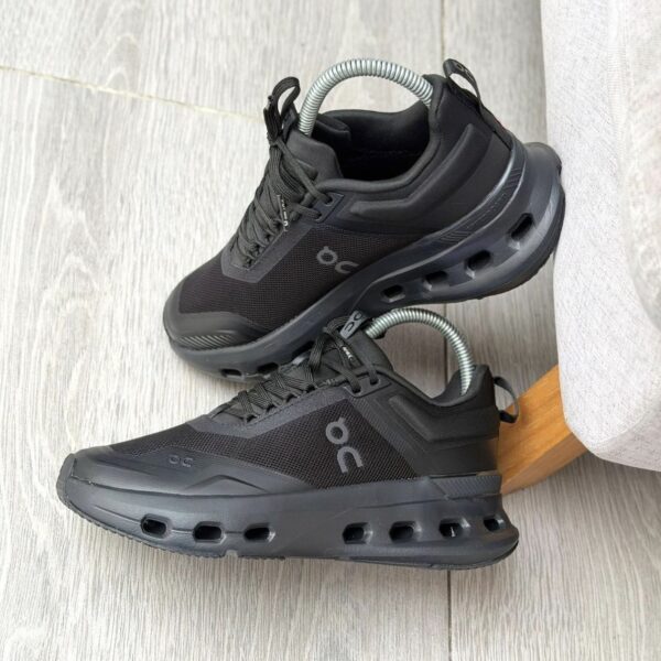 ON CLOUD RUNIING NEGRA