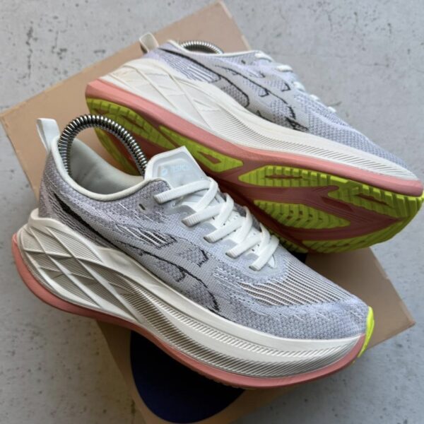 ASICS SUPERBLAST 2 GRIS CREMA