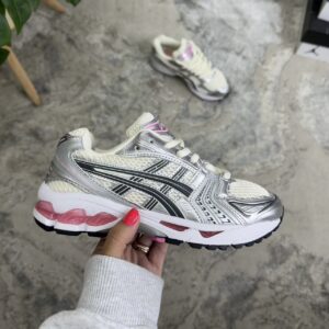 ASICS KAYANO BEIGE PLATEADA