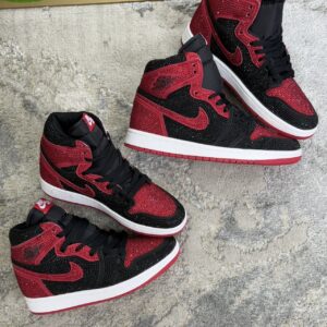 NIKE JORDAN RETRO 1 ROJA NEGRA BRILLOS