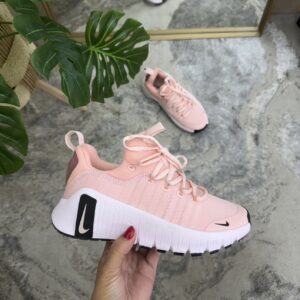 NIKE METCON ROSADA BLANCA