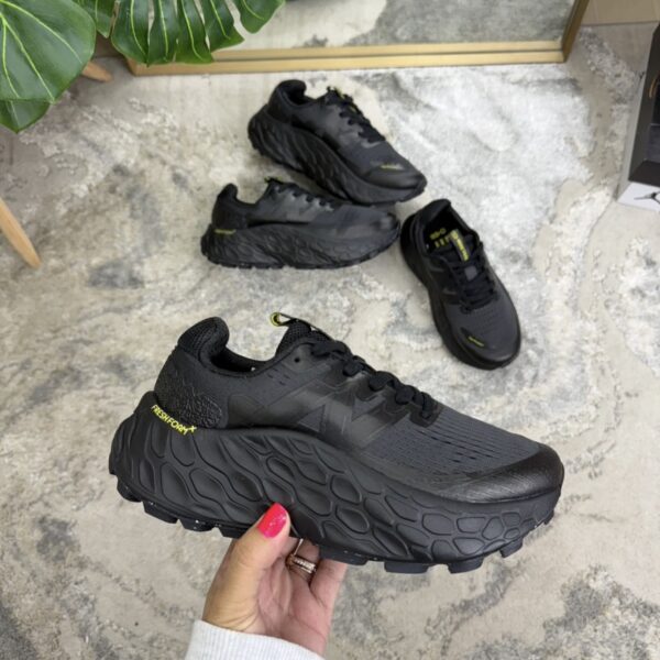 NEW BALANCE FRESH FOAM NEGRA