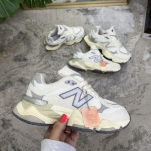 NEW BALANCE 9060 GRIS CAMEL