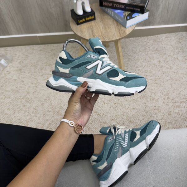 NEW BALANCE 9060 AZUL BLANCA