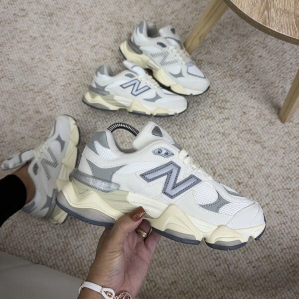 NEW BALANCE 9060 GRIS BLANCA